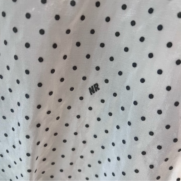 Nike Women’s lightweight water resistant hooded running jacket - Picture 3 of 12